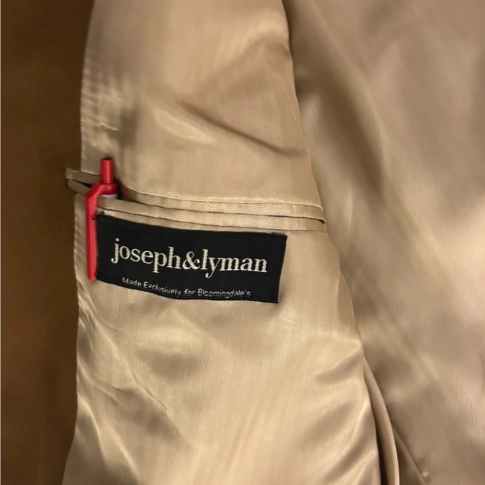 Elegant Tan Men's Blazer - Picture 2 of 13